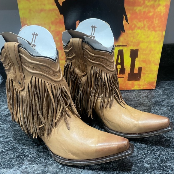 Corral Shoes - Corral Saddle Fringe and Whip Stitch Ankle Boot